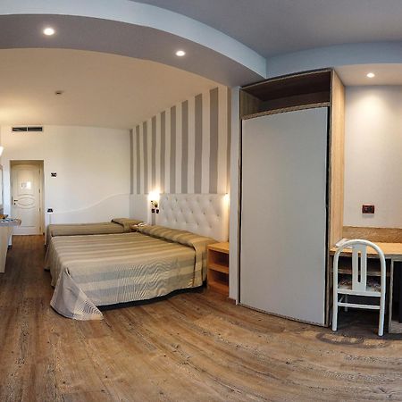 Hotel Derby Exclusive Milano Marittima Exterior foto