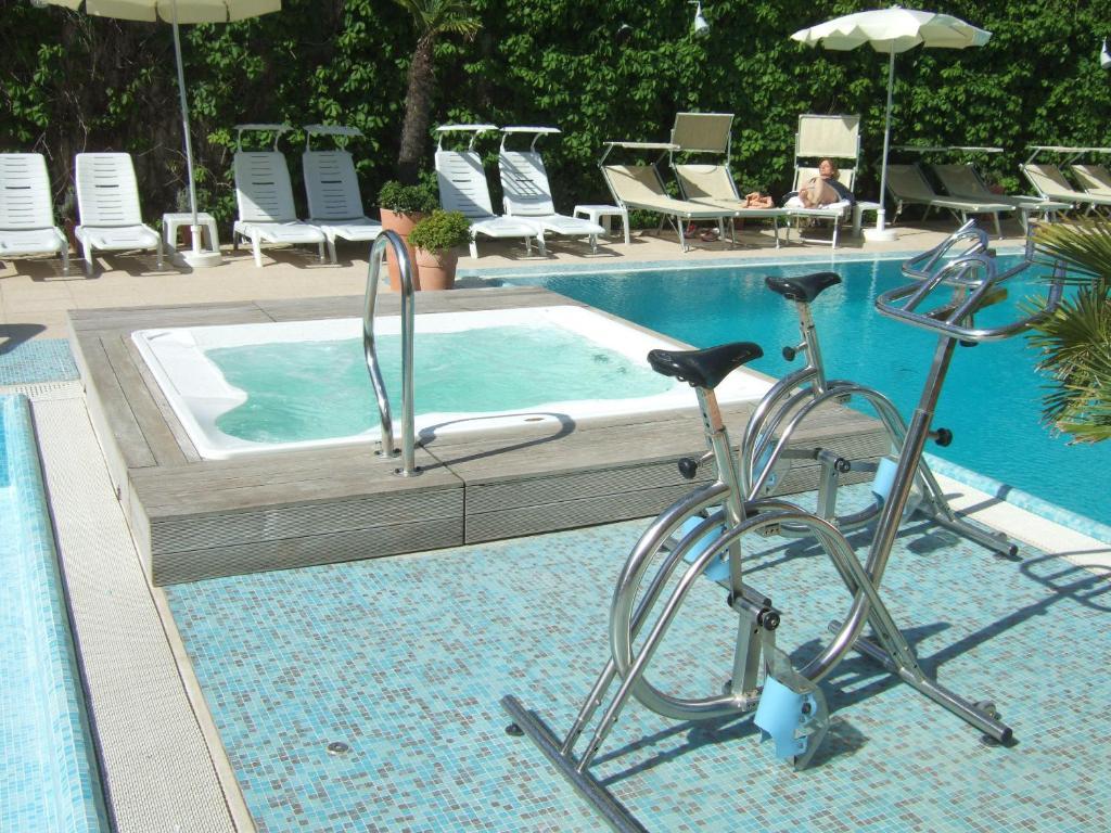 Hotel Derby Exclusive Milano Marittima Exterior foto