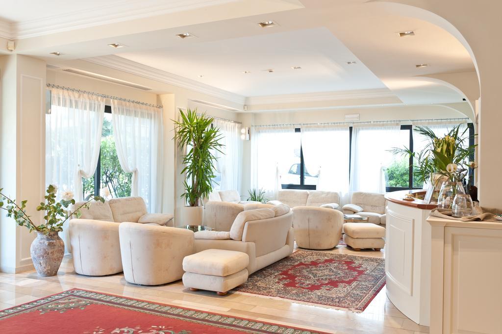 Hotel Derby Exclusive Milano Marittima Exterior foto